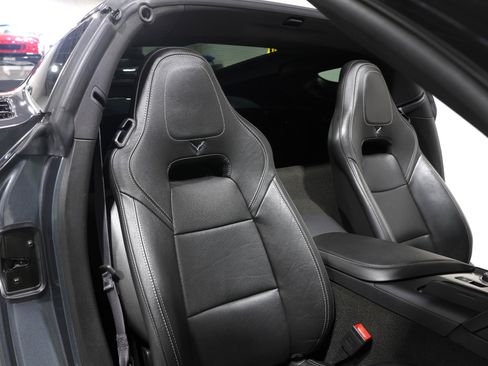 Used 2014 Chevrolet Corvette Stingray Coupe w/ 2LT Preferred Equipment Group image 11