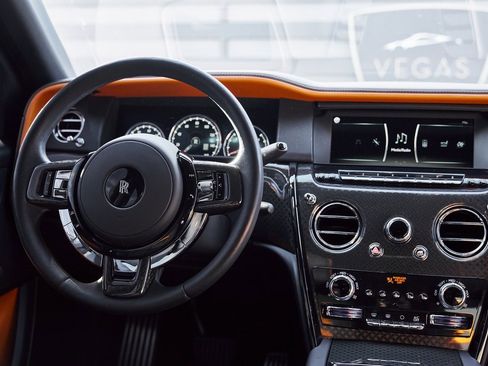 Used 2022 Rolls-Royce Cullinan Black Badge w/ Dark Exterior Package image 50