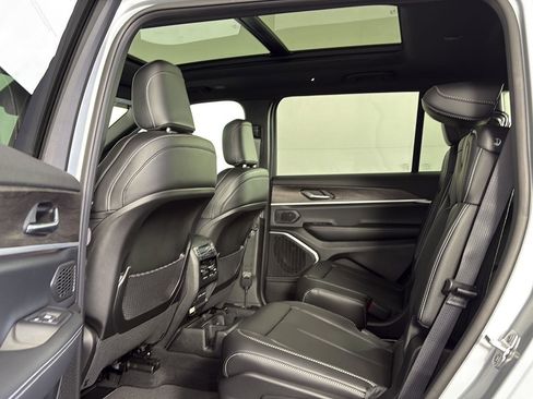 New 2026 Jeep Grand Cherokee L Limited w/ Limited Altitude Package image 9