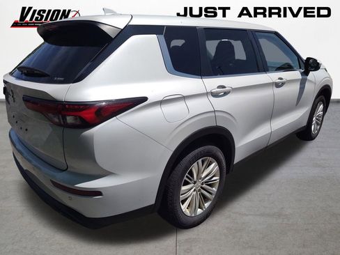 Used 2022 Mitsubishi Outlander ES AWD/4WD image 5