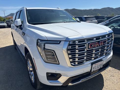 Used 2025 GMC Yukon XL Denali AWD/4WD image 5