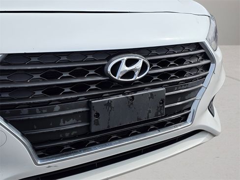 Used 2018 Hyundai Accent SEL image 9