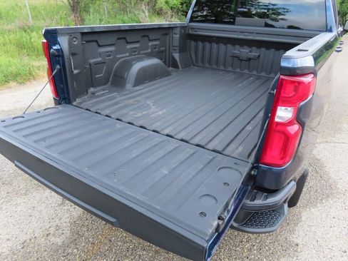 Certified 2020 Chevrolet Silverado 1500 RST AWD/4WD image 18