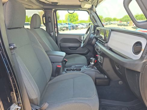 Used 2025 Jeep Gladiator Sport AWD/4WD image 31