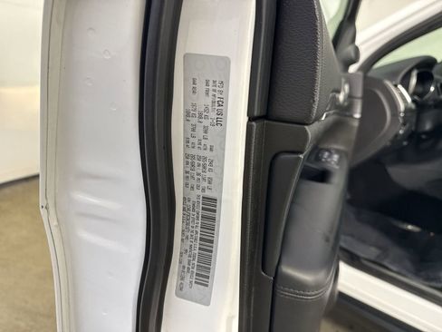 Used 2019 Jeep Grand Cherokee Limited image 35