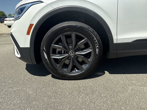 Used 2023 Volkswagen Tiguan SE image 10