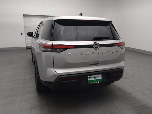 Used 2024 Nissan Pathfinder S FWD image 6