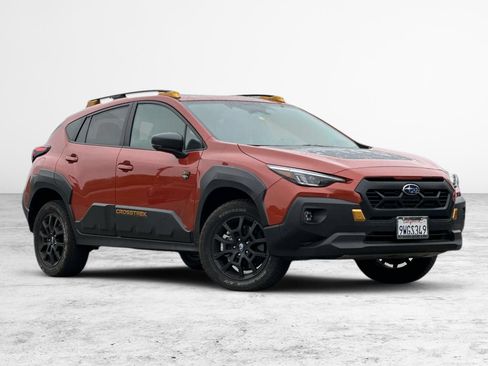 Used 2025 Subaru Crosstrek 2.5i Wilderness w/ Wilderness Package AWD/4WD image 2