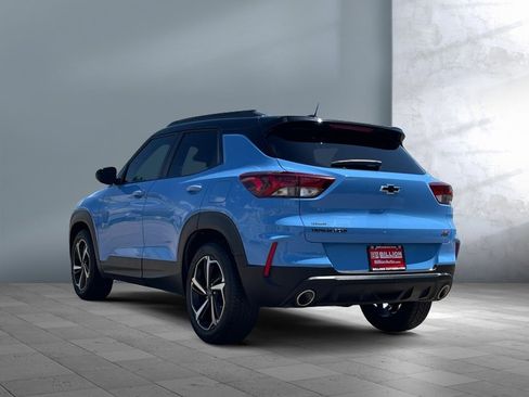 Used 2023 Chevrolet TrailBlazer RS w/ Sun and Liftgate Package FWD image 4