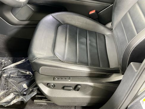 Used 2024 Volkswagen Atlas SEL image 19