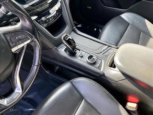 Used 2022 Cadillac XT6 Premium Luxury image 15