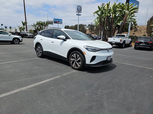 Used 2024 Volkswagen ID.4 2WD image 3