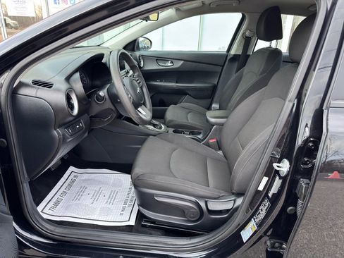 Used 2019 Kia Forte LXS image 13