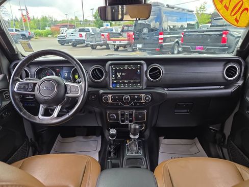 Used 2021 Jeep Wrangler Unlimited Sahara w/ Cold Weather Group AWD/4WD image 17