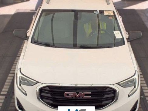 Used 2021 GMC Terrain SLT FWD image 1