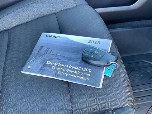 Used 2025 GMC Sierra 1500 Elevation AWD/4WD image 12