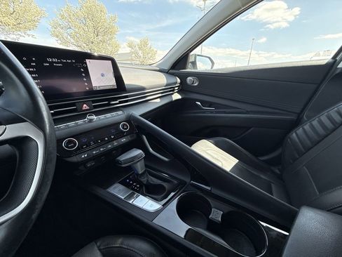 Used 2022 Hyundai Elantra Limited image 20