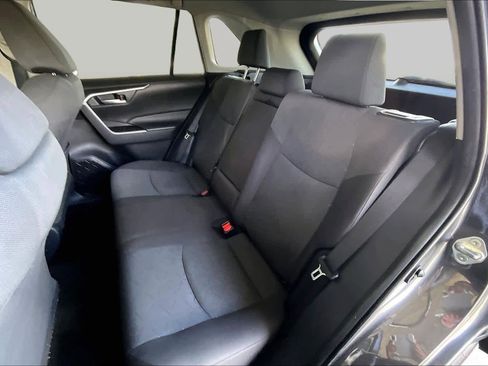 Used 2024 Toyota RAV4 XLE FWD image 35