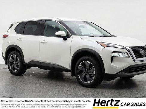 Used 2025 Nissan Rogue SV AWD/4WD image 1