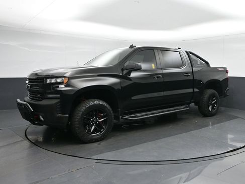 Used 2019 Chevrolet Silverado 1500 LT Trail Boss image 3