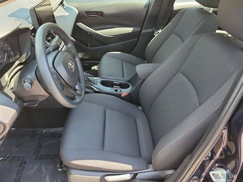 Used 2023 Toyota Corolla LE FWD image 3