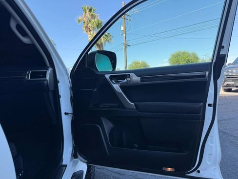Used 2017 Lexus GX 460 w/ Navigation Package AWD/4WD image 33