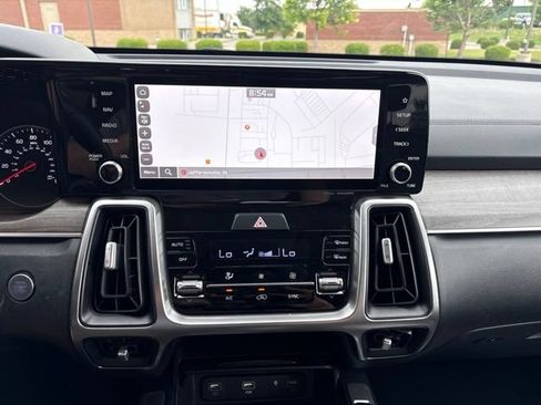 Certified 2023 Kia Sorento X-Line EX AWD/4WD image 16