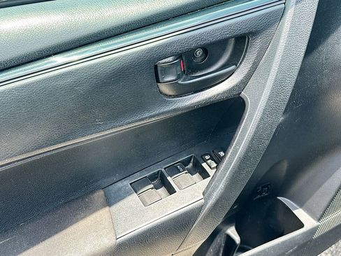 Used 2017 Toyota Corolla L FWD image 21