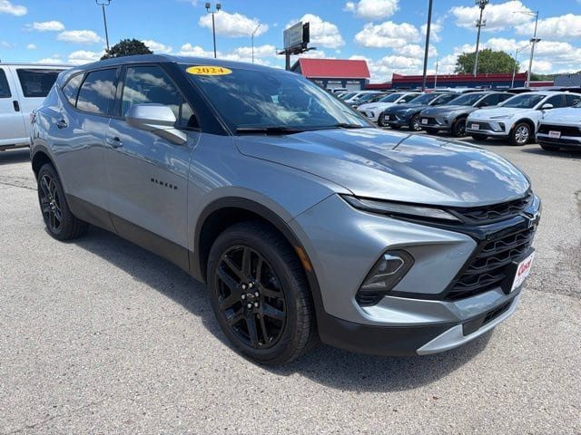 Used 2024 Chevrolet Blazer LT w/ LPO, Black Grille Bar Package AWD/4WD image 7