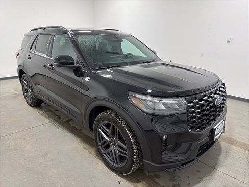 New 2025 Ford Explorer ST-Line w/ Premium Package image 3