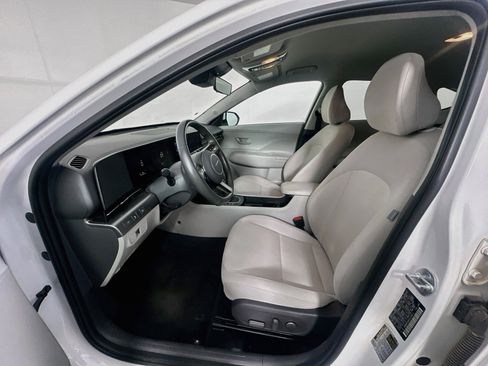 Used 2025 Hyundai Kona SEL FWD image 13