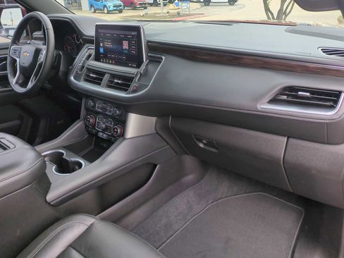 Used 2021 Chevrolet Tahoe LT w/ LT Signature Package image 28