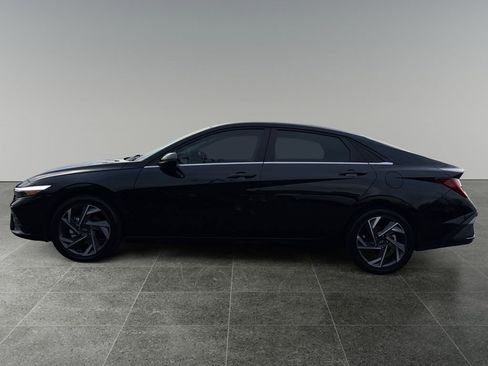 Used 2024 Hyundai Elantra Limited image 4