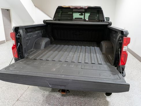 Used 2020 Chevrolet Silverado 2500 LTZ w/ Technology Package image 12