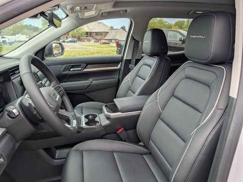 New 2026 GMC Terrain Denali AWD/4WD image 40