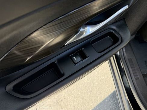 Used 2024 GMC Terrain SLT image 21