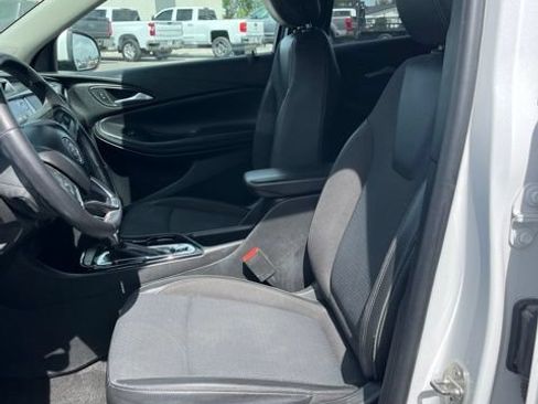 Used 2020 Buick Encore GX Preferred w/ Cold Weather Comfort Package FWD image 27