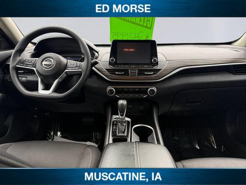 Used 2024 Nissan Altima 2.5 SV FWD image 11