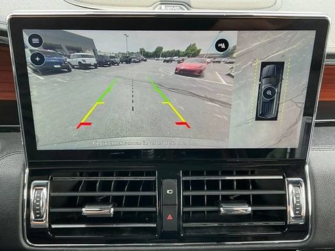 Used 2023 Lincoln Navigator Reserve AWD/4WD image 32