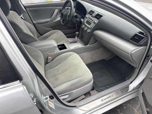 Used 2009 Toyota Camry LE FWD image 20