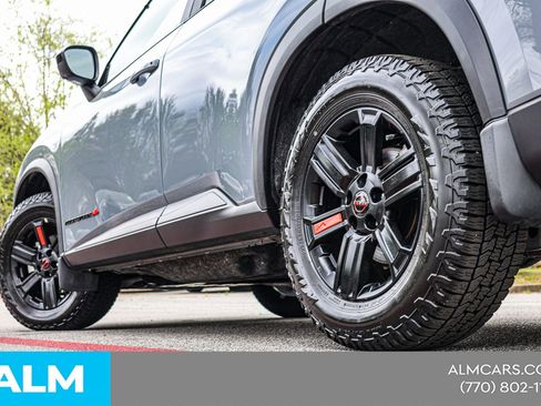 Used 2025 Nissan Rogue SV image 16