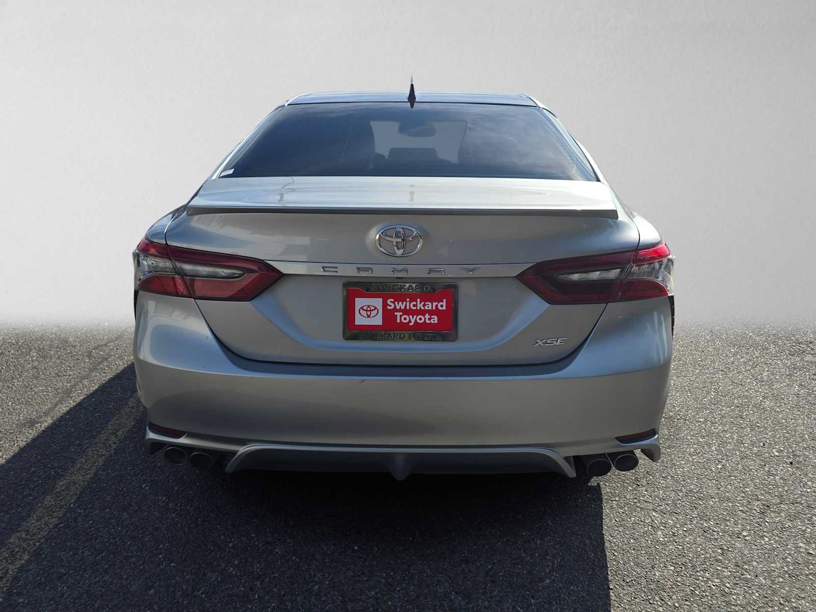 Used 2021 Toyota Camry XSE FWD image 4