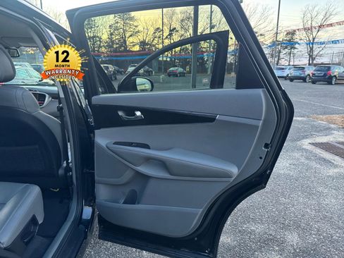 Used 2016 Kia Sorento EX image 18