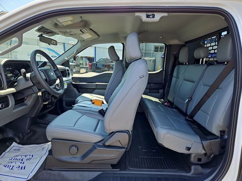New 2025 Ford F350 XL w/ XL Chrome Package AWD/4WD image 8