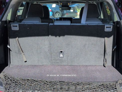 Used 2023 Toyota Highlander XLE image 34