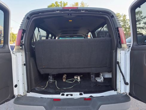 Used 2002 Chevrolet Express 3500 Extended Passenger RWD image 16