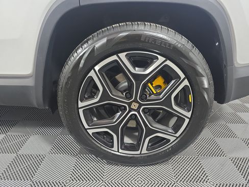 Used 2024 Rivian R1S Adventure AWD/4WD image 10