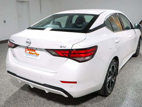 Used 2024 Nissan Sentra SV FWD image 7