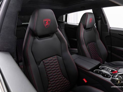 Used 2024 Lamborghini Urus S image 44