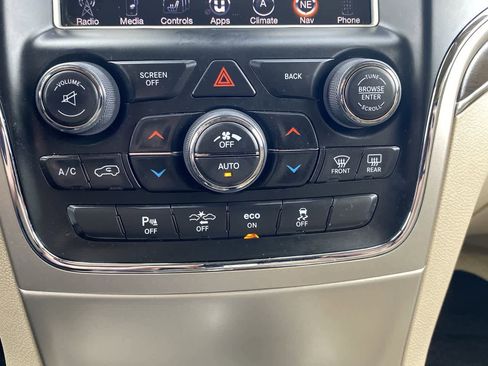 Used 2014 Jeep Grand Cherokee Overland w/ Advanced Technology Group image 19